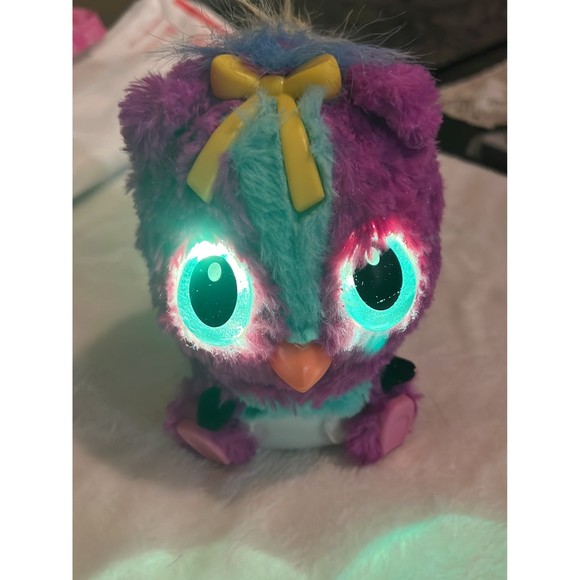 Hatchimals Baby Puffatoo Purple Winged Bird with Diaper - Picture 1 of 7